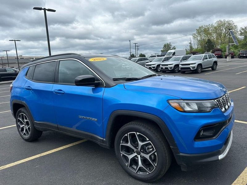 2025 Jeep Compass Limited 4x4Image 1