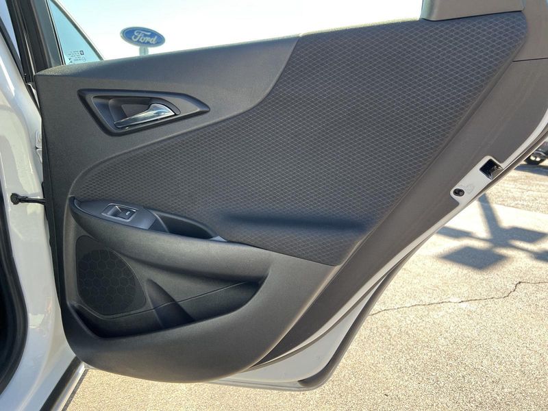 2023 Chevrolet Malibu 1LT photo 9