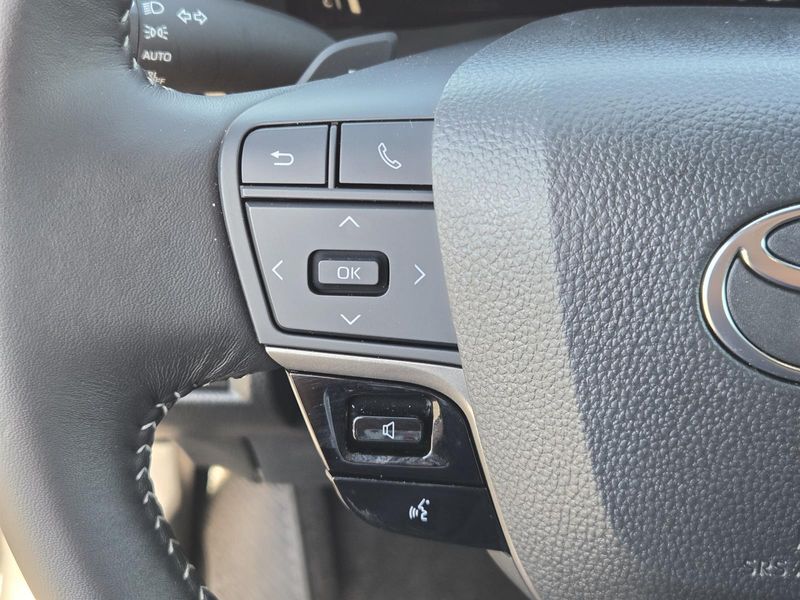 Used 2026 Toyota Camry SE (Natl)