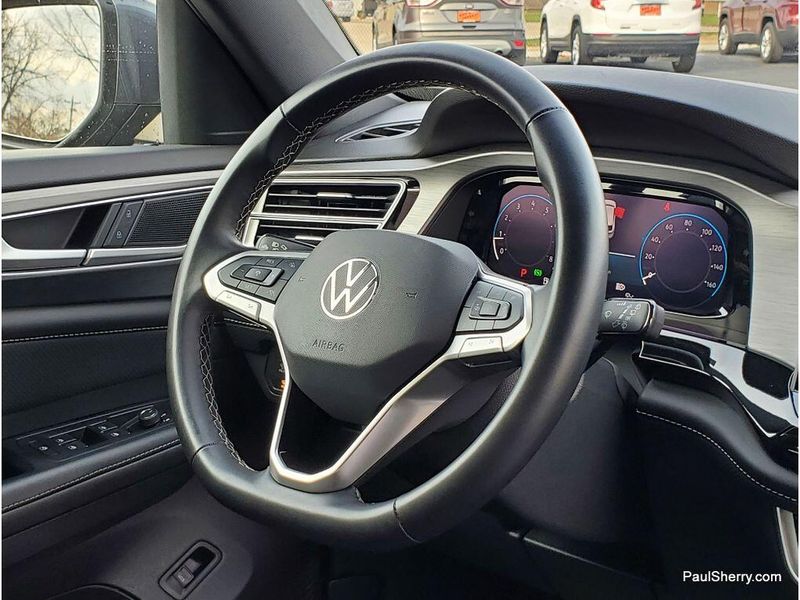 Used 2025 Volkswagen Atlas Cross Sport 2.0T SE w/Technology