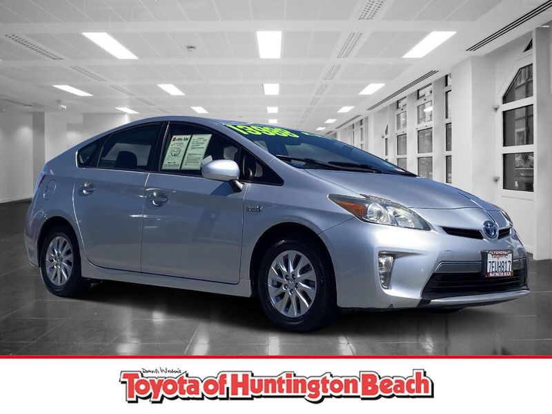 Used 2014 Toyota Prius Plug-In Image 1