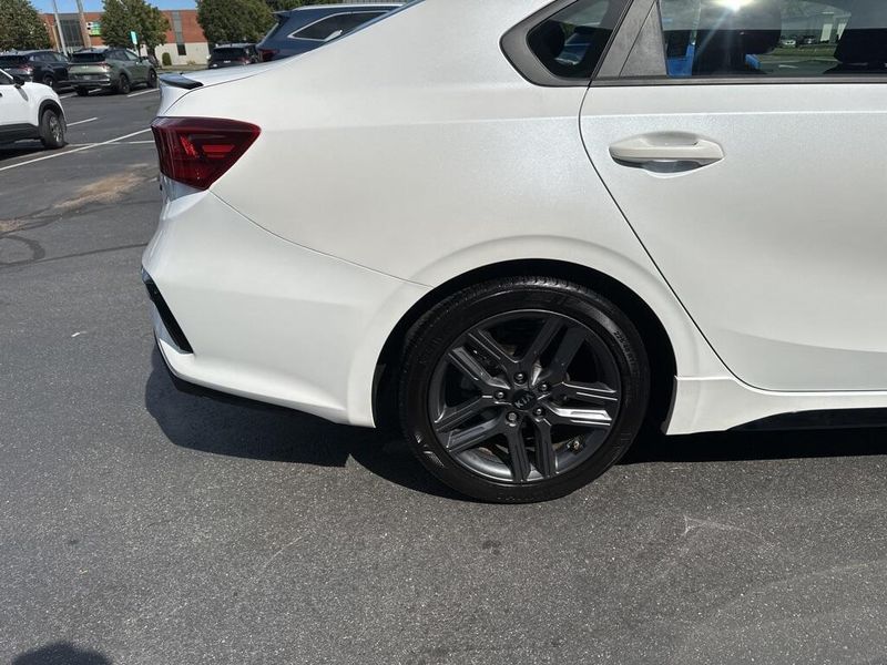 2021 Kia Forte GT-Line photo 14