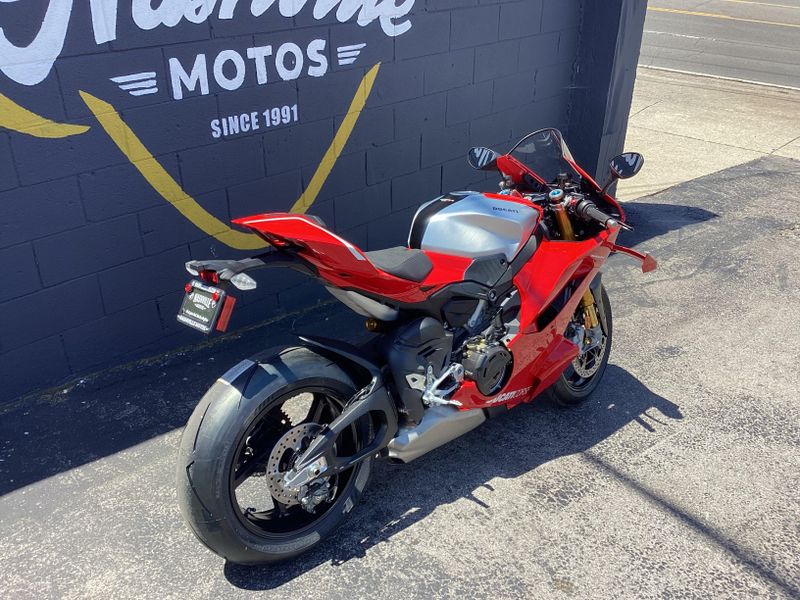 New 2026 Ducati PANIGALE V4 R 
