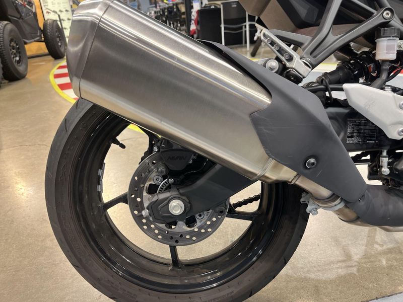 Used 2024 Kawasaki Ninja ZX-4R ABS Image 16
