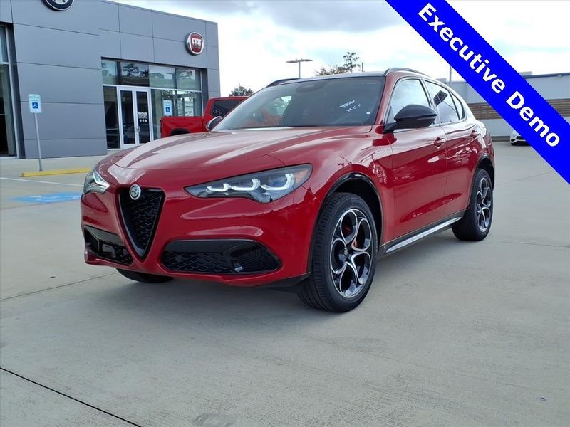 New 2025 Alfa Romeo Stelvio AwdImage 2