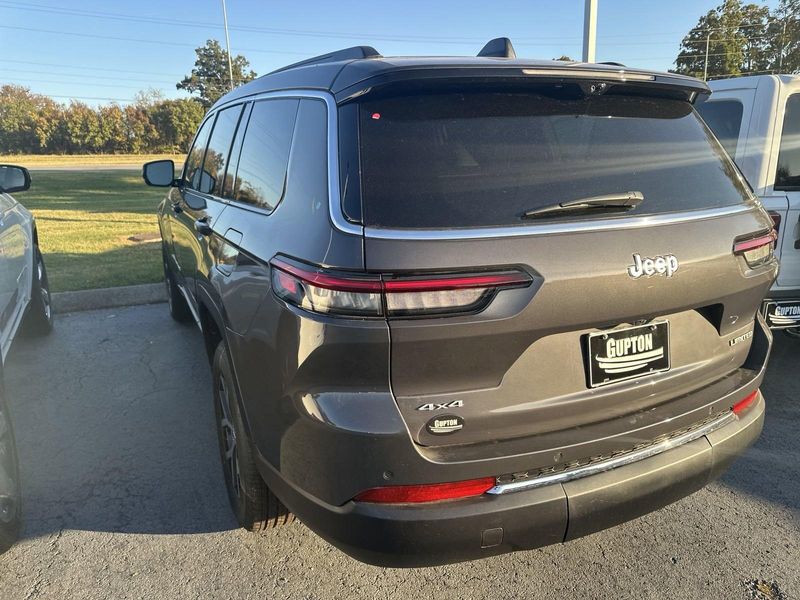 2025 Jeep Grand Cherokee L Limited 4x4Image 8