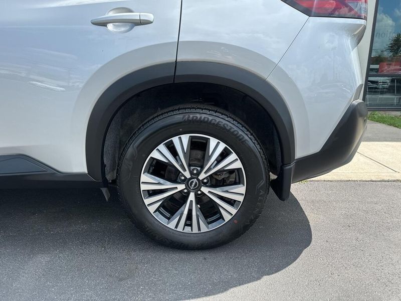 Used 2023 Nissan Rogue SVImage 14