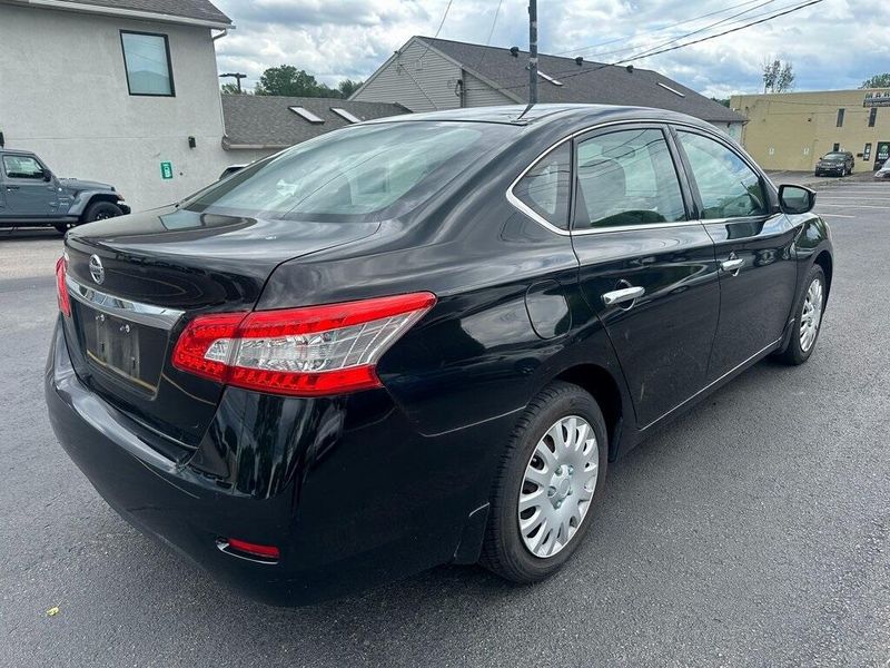 2015 Nissan Sentra SImage 10