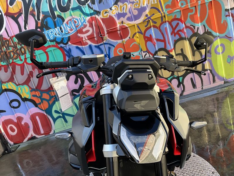 New 2026 BMW R 1300 R Image 10