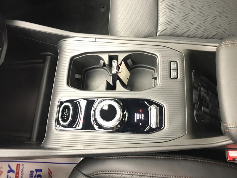 New 2026 Jeep Cherokee Overland 4x4Image 6