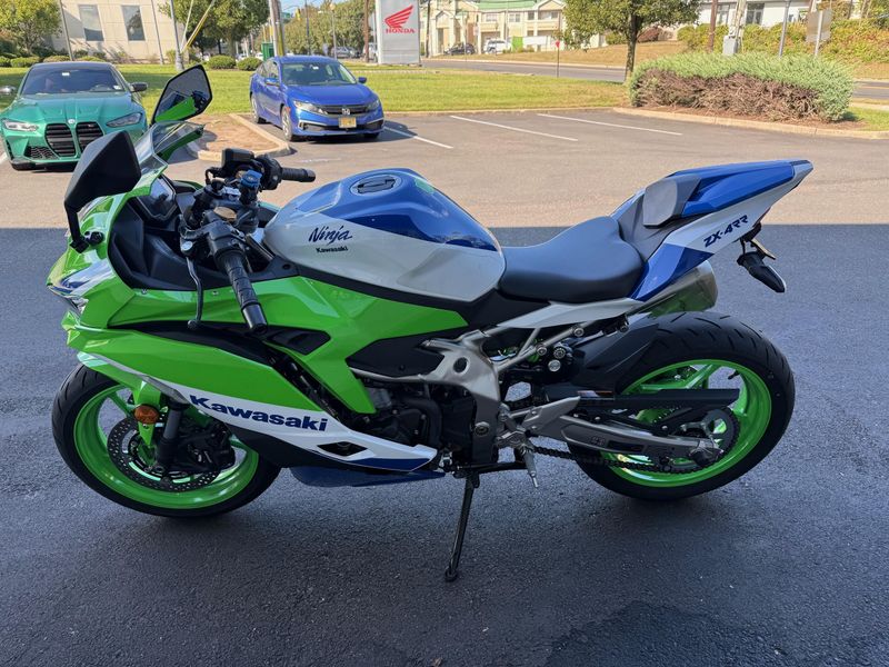2024 Kawasaki Ninja ZX-4RRImage 2