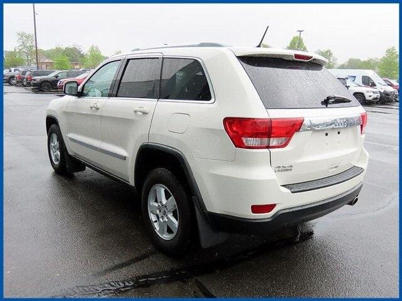 2012 Jeep Grand Cherokee LaredoImage 5