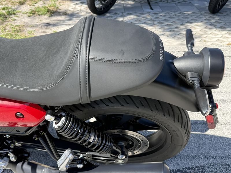 2024 Moto Guzzi V7 Stone Corsa