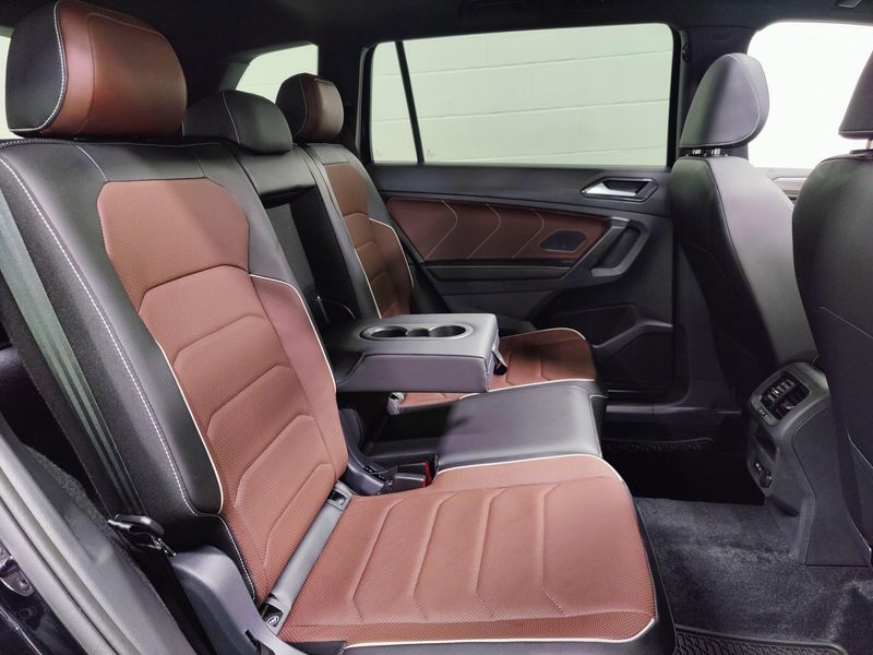 Used 2024 Volkswagen Tiguan AWD SEL R-Line w/Sunroof/navImage 22