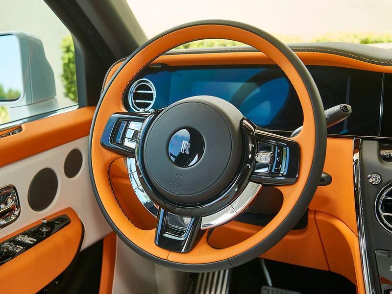 Used 2025 Rolls-Royce Cullinan Image 11