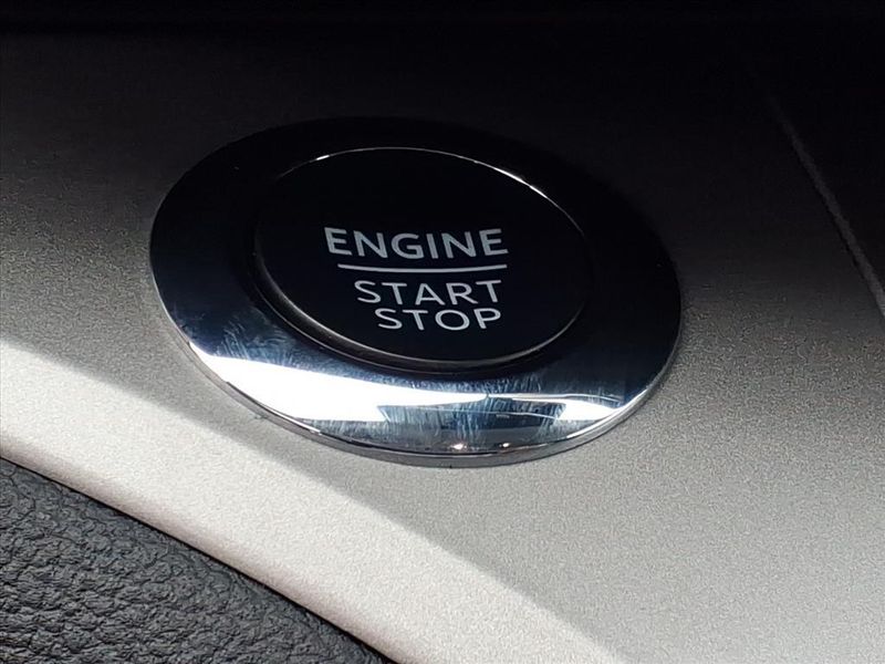 Used 2022 Ford Explorer XLTImage 19