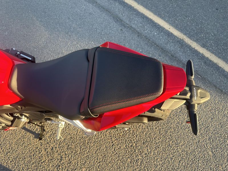 2024 Honda CBR650R ABS Image 12