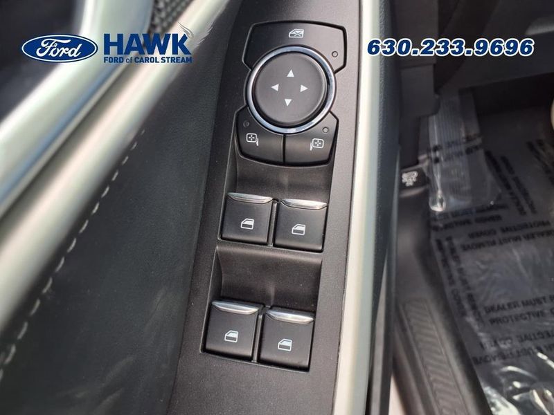 2023 Ford Explorer XLT photo 15