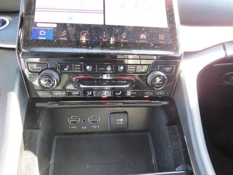 Used 2021 Jeep Grand Cherokee L Limited 4x4 4dr SUVImage 21