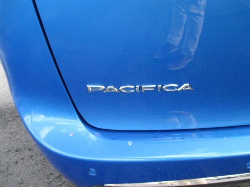 New 2026 Chrysler Pacifica SelectImage 11
