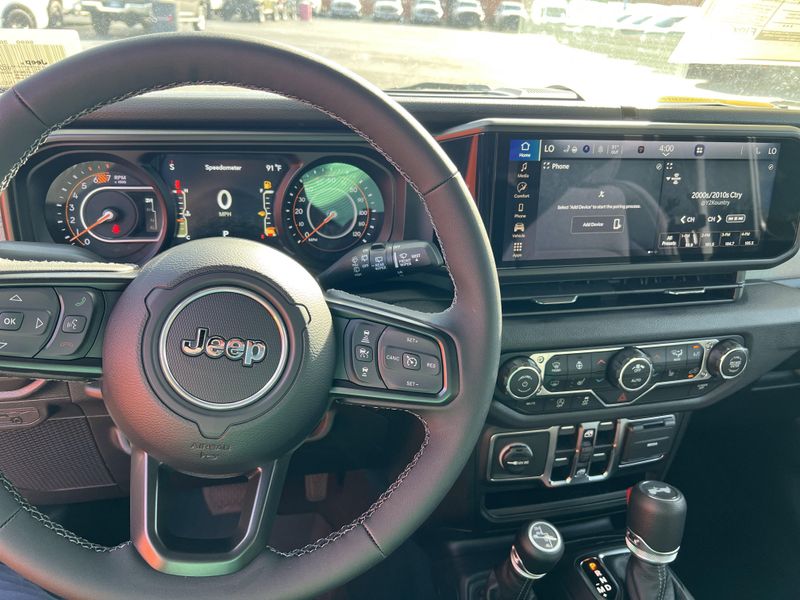 New 2025 Jeep Wrangler 4-door Sport SImage 18