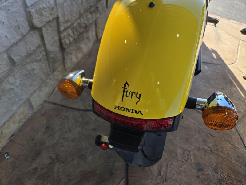 USED 2022 HONDA FURY BASE Image 11