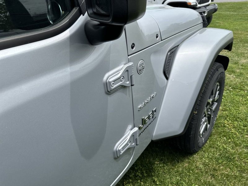 2024 Jeep Wrangler 4-door SaharaImage 27