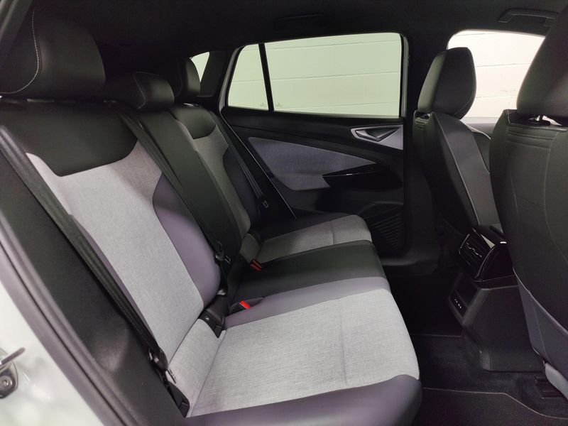 Used 2023 Volkswagen ID.4 StandardImage 13