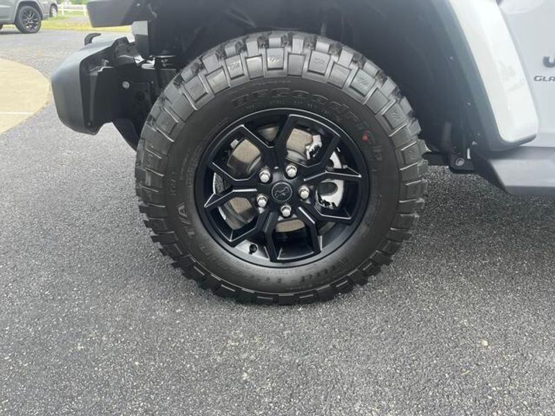New 2025 Jeep Gladiator High Tide 4x4