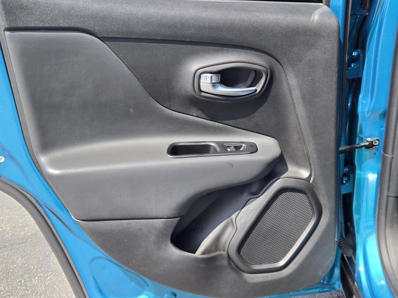 Used 2022 Jeep Renegade Latitude 4x4