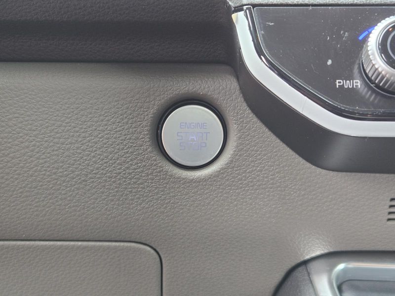 Used 2026 Kia Carnival MPV Hybrid EX FWD