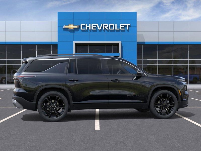 New 2026 Chevrolet Traverse FWD LTImage 5