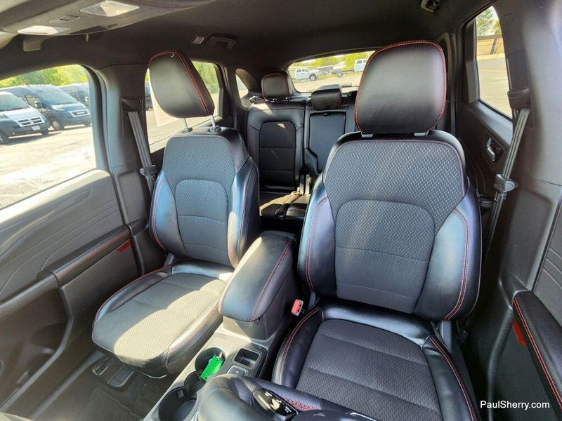2024 Ford Escape ST-Line photo 25