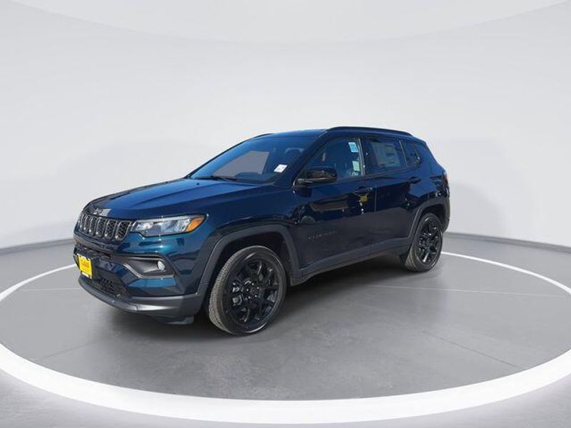 New 2026 Jeep Compass Latitude Altitude 4x4Image 4
