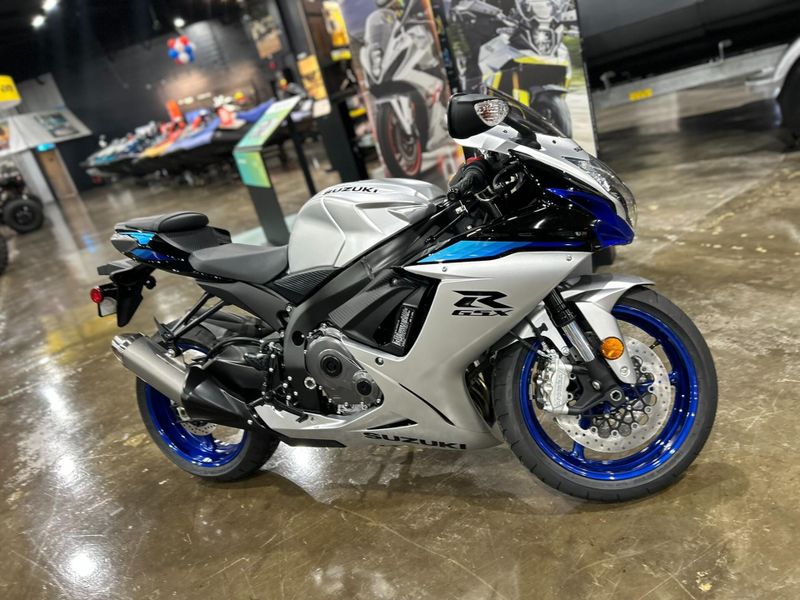 New 2026 Suzuki GSX-R600 Image 4
