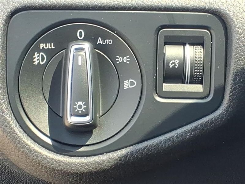 Used 2018 Volkswagen Golf TSI SE 4-DoorImage 20