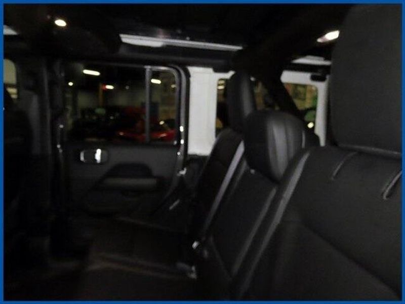 2025 Jeep Wrangler Rubicon 392Image 9