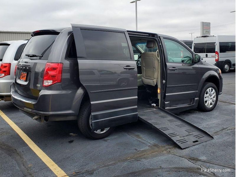 Used 2015 Dodge Grand Caravan SE