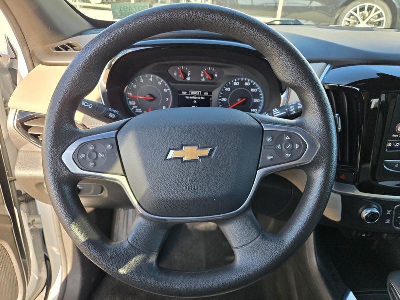 Used 2023 Chevrolet Traverse FWD 4dr LS w/1LS