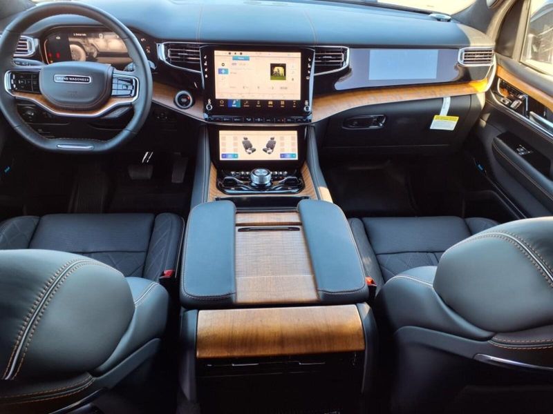 2024 Jeep Grand Wagoneer L III photo 12