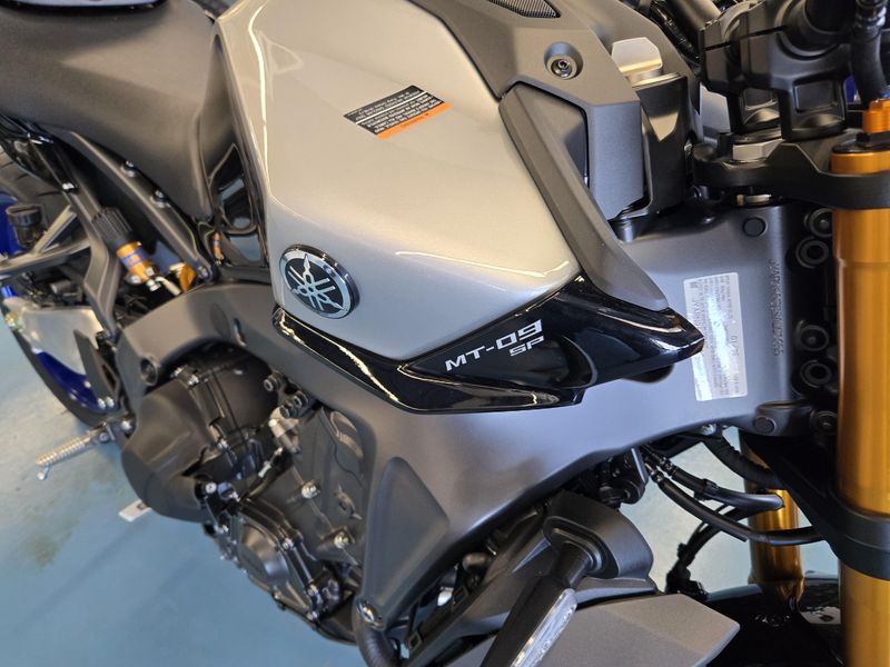 2025 Yamaha MT09 SP LIQUID METAL RAVEN Image 10