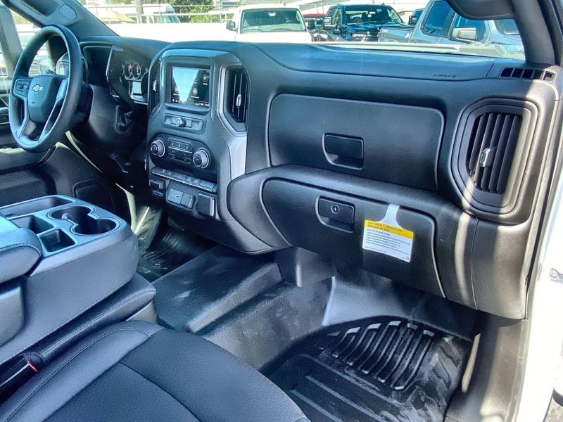 New 2025 Chevrolet Silverado 3500HD CC Work TruckImage 28