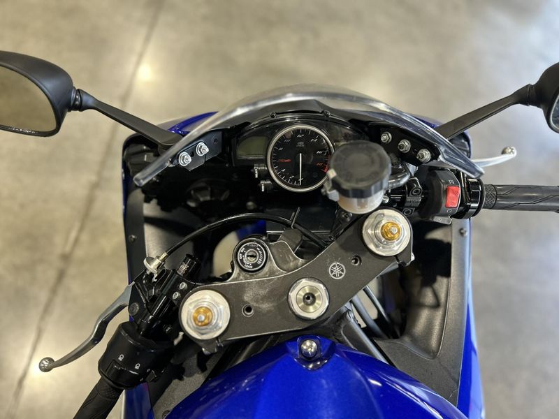 Used 2015 Yamaha YZF-R6 Image 18