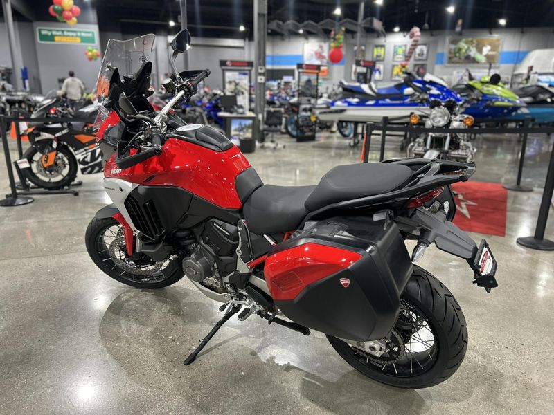 New 2024 Ducati MULTISTRADA V4 S TRAVEL & RADAR SPOKED WHEELS - DEMO Image 11