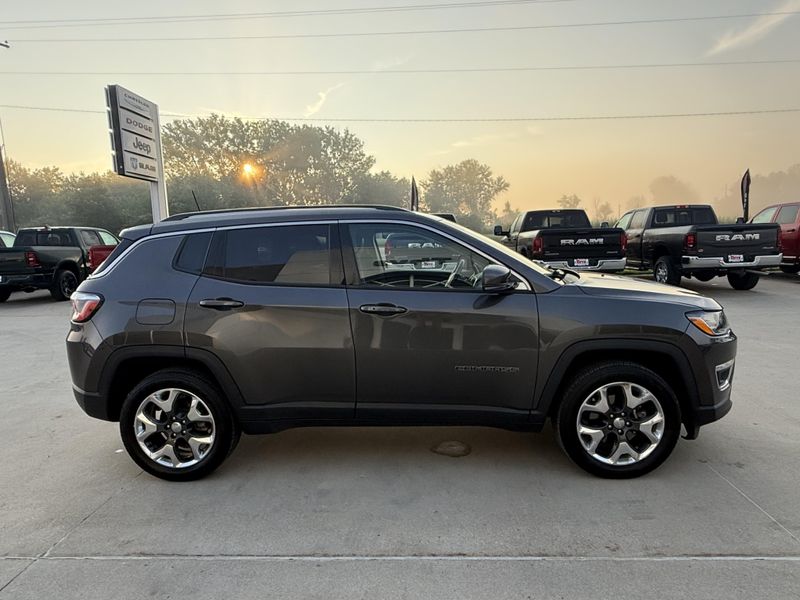 Used 2019 Jeep Compass LimitedImage 32