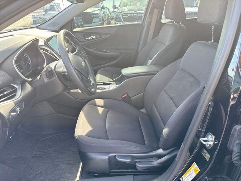 2022 Chevrolet Malibu LS