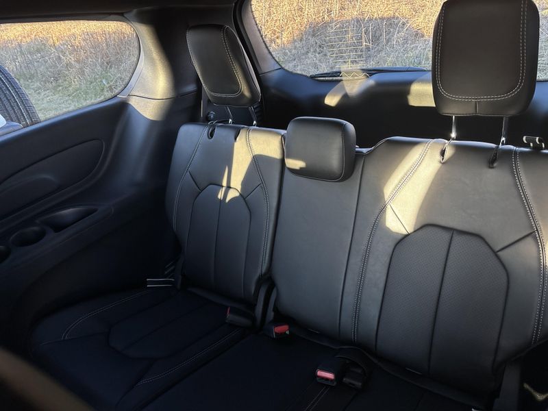 New 2026 Chrysler Pacifica SelectImage 17