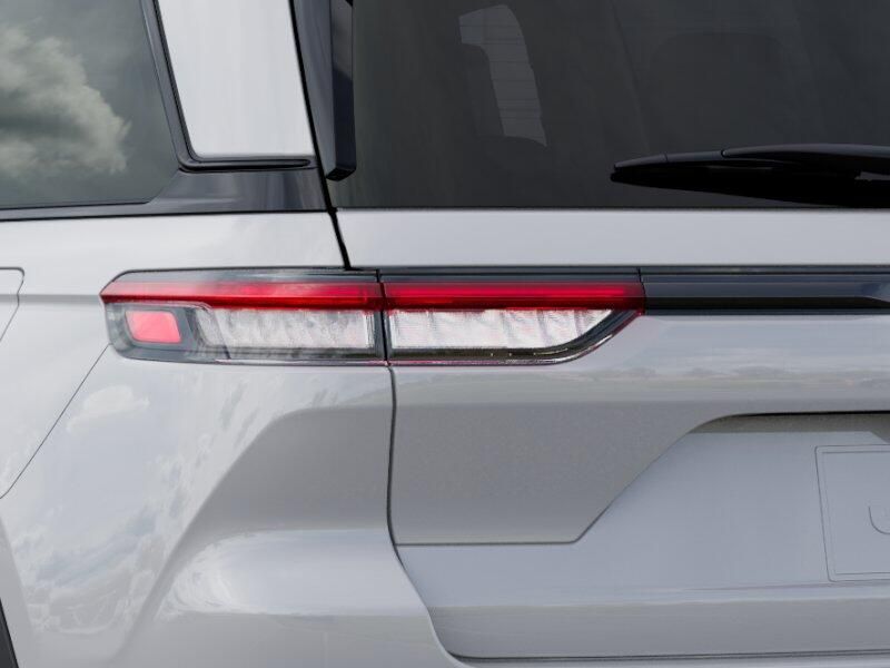 New 2025 Jeep Grand Cherokee Limited 4x2Image 39