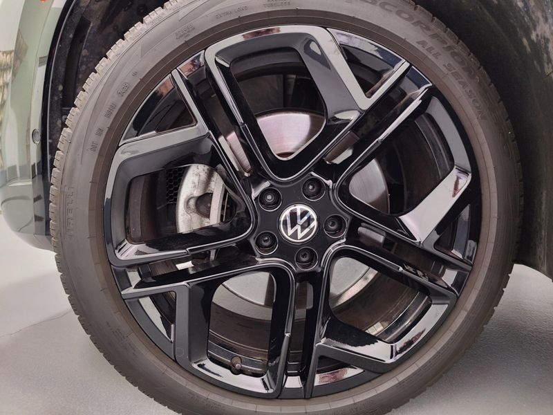 Used 2026 Volkswagen Tiguan AWD SE R-Line Black w/SunroofImage 15