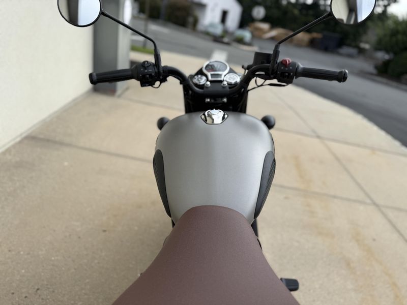 2024 Royal Enfield CLASSIC 350Image 6